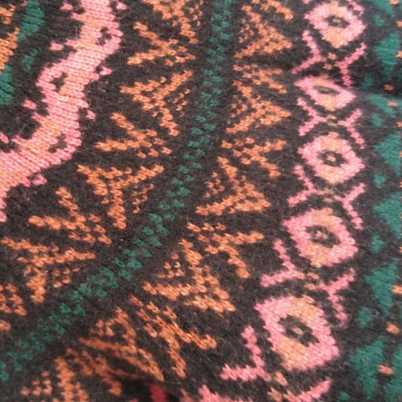 American Eagle Black Batwing Fair Isle Pink & Green Printed Wool Blend Sweater - Picture 15 of 16